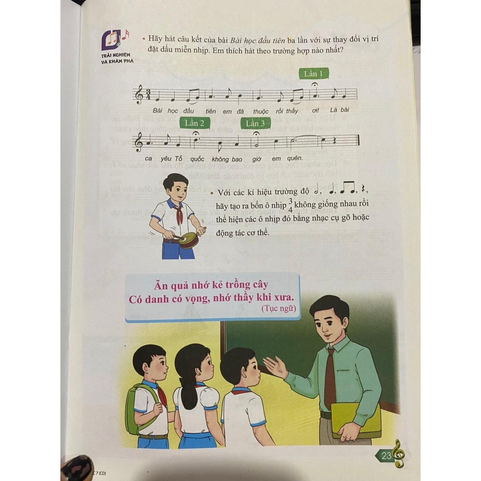 Sách - Âm nhạc 7 ( cánh diều ) + Bán kèm 1 tẩy chì