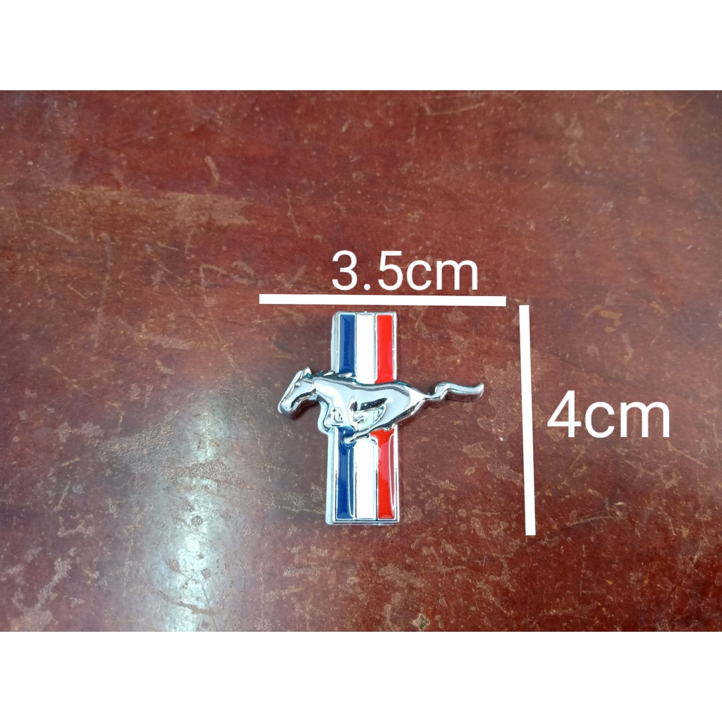 Bộ 2 Tem 3D KIM LOẠI ngựa cờ mini trang trí 2 bên hông thân xe oto.