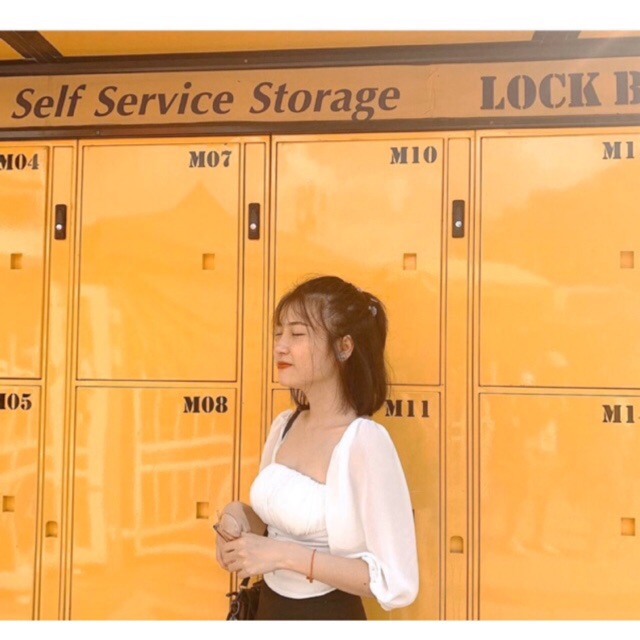 Áo Croptop tay phồng cổ vuông nút bọc