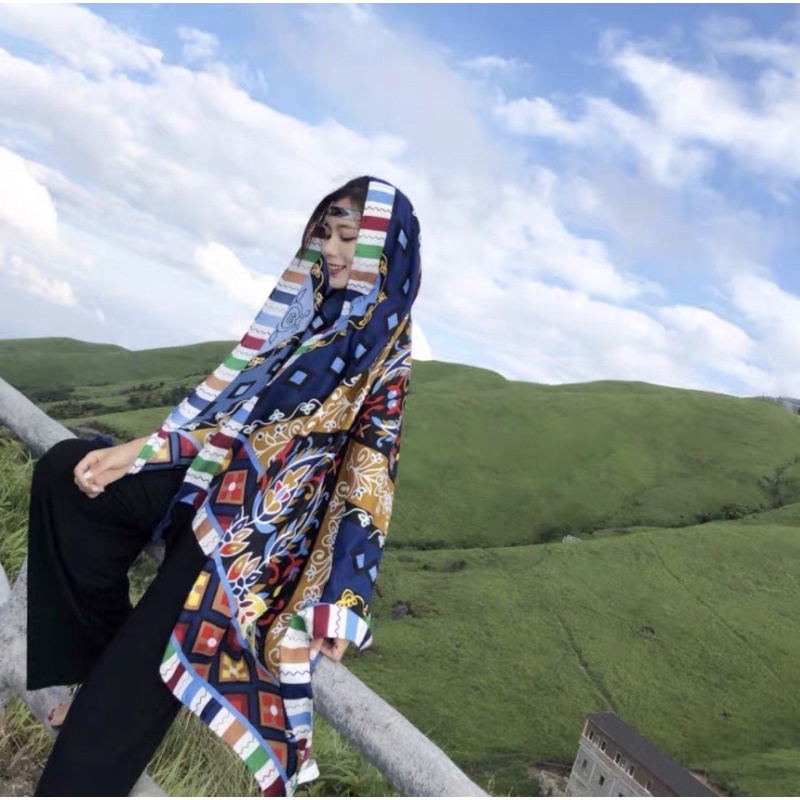 Khăn choàng cổ in hoa văn size 90x180cm đa năng du lịch biển