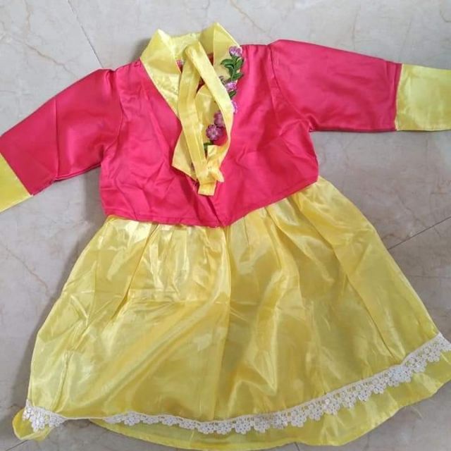 Hanbok cho bé yêu lung linh ngày tết nhé, chắc chắn đây sẽ là món quà được bé jêu thích nhất