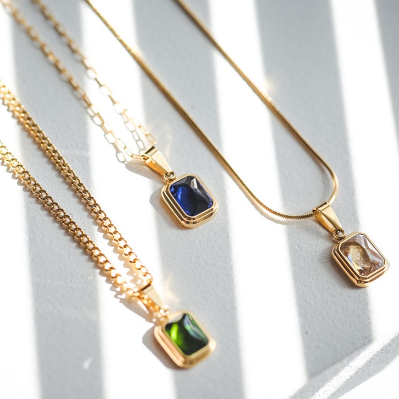 Dây Chuyền Mặt Đá Nhân Tạo Hình Vuông Nhiều Màu Titan Ko Đen TT 4235