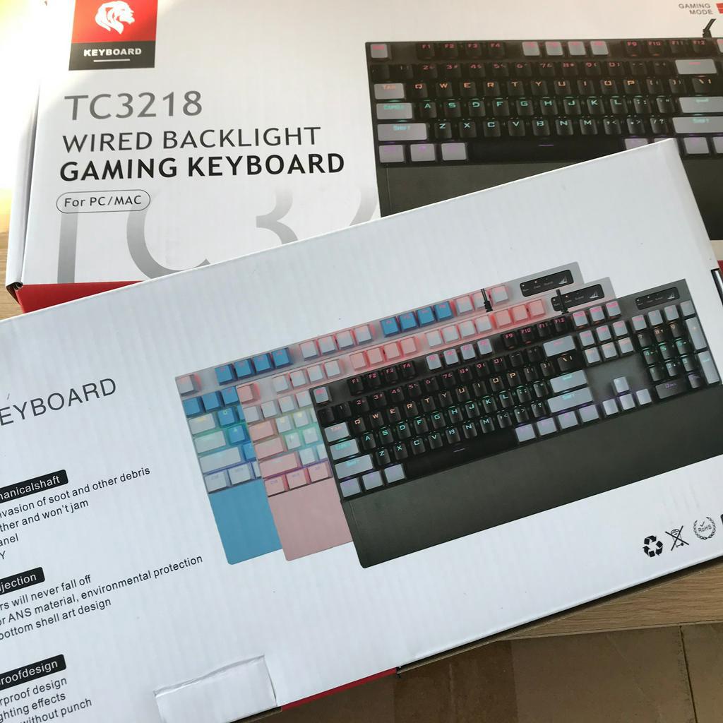 Bàn phím cơ gaming SPARTAN TC-3218 LED Rainbow có kèm bàn kê cổ tay