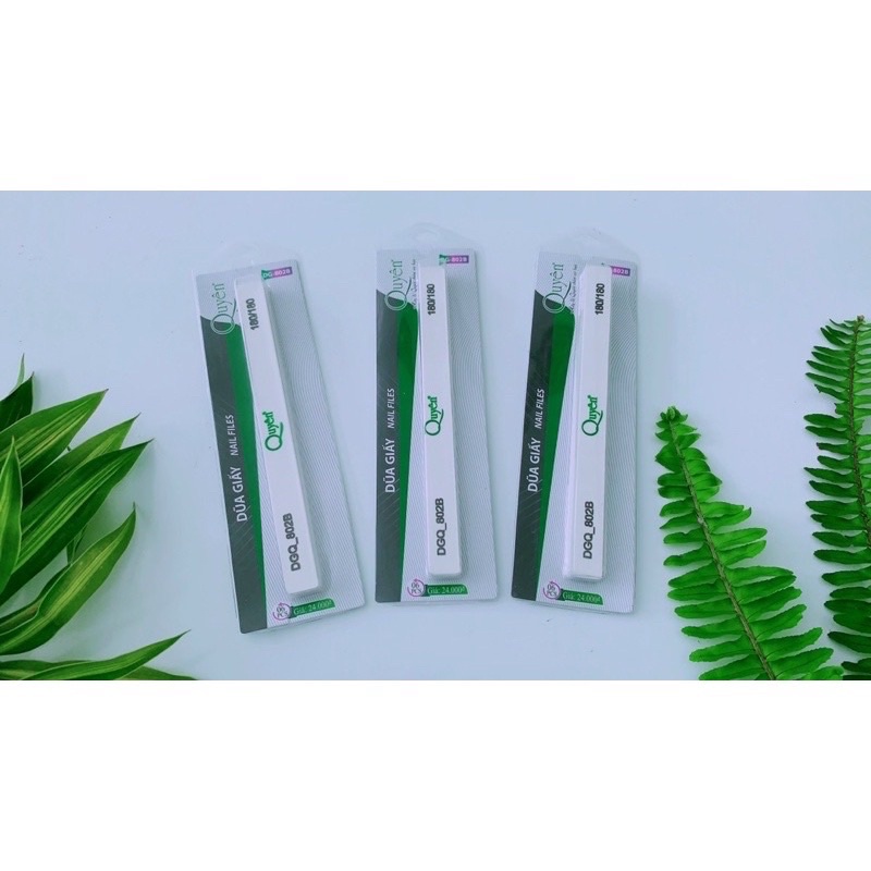 Dũa móng tay quyên chất liệu  giấy nhám  loại tốt  ,dũa được móng giả  shop có bán lẻ 1 cây