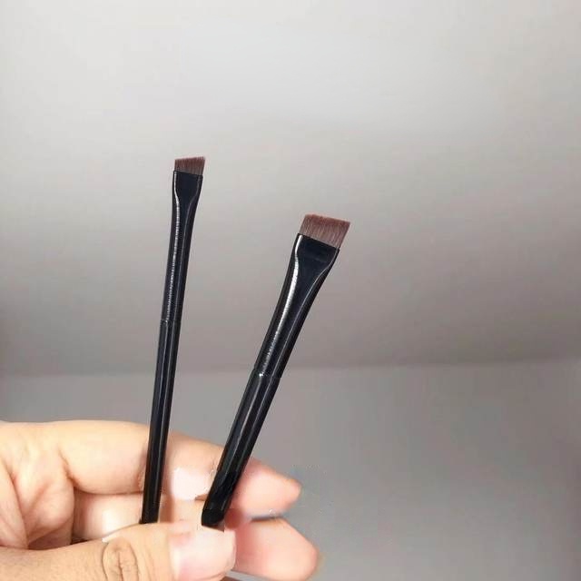 Bút Kẻ Mắt / Lông Mày Ngòi Mảnh A102