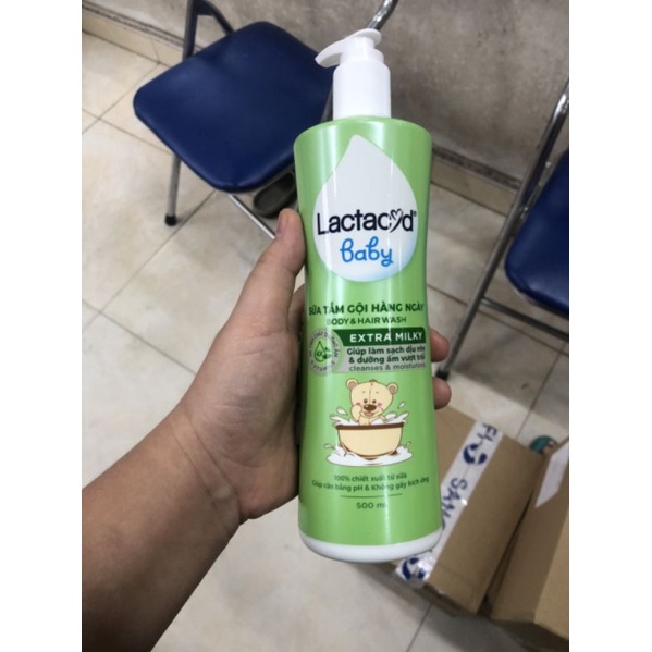 Sữa tắm gội ngừa rôm sảy cho bé Lactacyd Milky 500ml