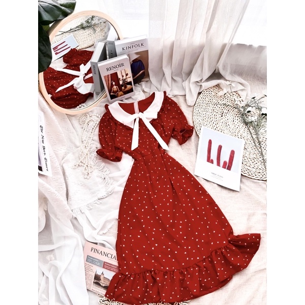 ĐẦM ĐỎ HOA MIDI ĐUÔI CÁ CỔ TRẮNG