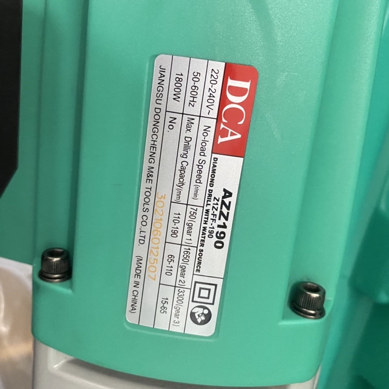 Máy khoan rút lõi bê tông DCA AZZ190 1800w