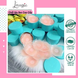 2 Miếng ( 1 cặp) Dán Ti, Dán Ngực, Dán Nhũ Hoa Silicon Hình Hoa Mai Hộp Thiếc Xanh