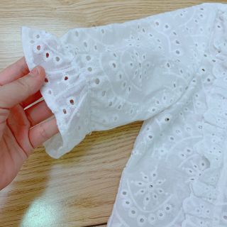 Áo sơ mi thô ren tay lỡ