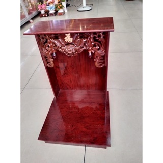 Bàn thờ ván ép ông địa cỡ trung giao trong ngày