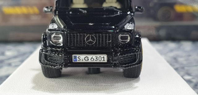 Xe Mô Hình Mercedes-AMG G63 2019 1:64 MotorHelix ( Đen Viền Vàng )