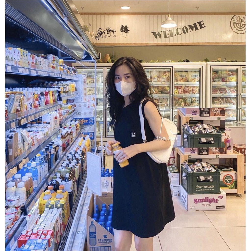 Váy tanktop trơn basic logo bò sữa kèm bra ♥ đầm suông sát nách năng động ♥ | BigBuy360 - bigbuy360.vn