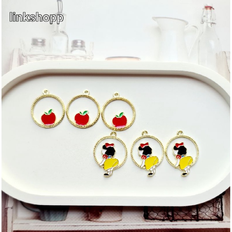 Mặt Dây Chuyền Hình Công Chúa Bạch Tuyết Hoạt Hình