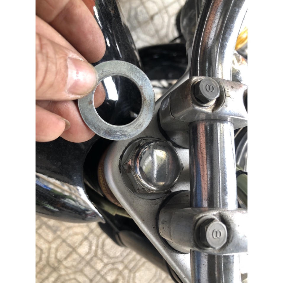 1 miếng long đền gắn óc bầu chảng ba cho xe honda 67- 72-Cd- CL