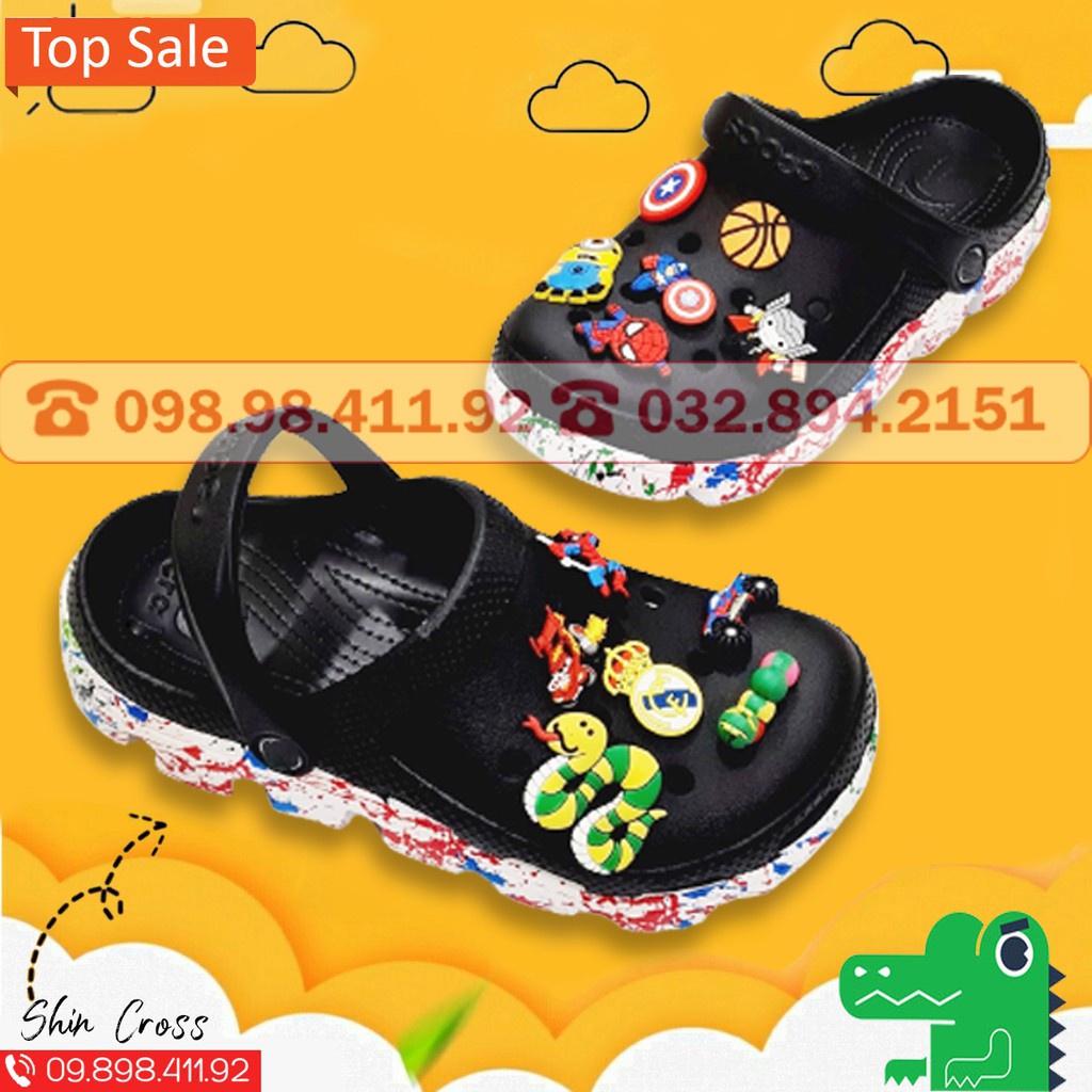 Giàydép Cross vảy sơn màu đen tặng thêm 12 jibitz cross