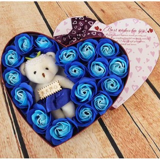 Quà 8/3 hoa hồng sáp 17 bông kèm gấu trái tim