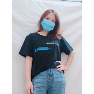 Áo thun đen basic nữ