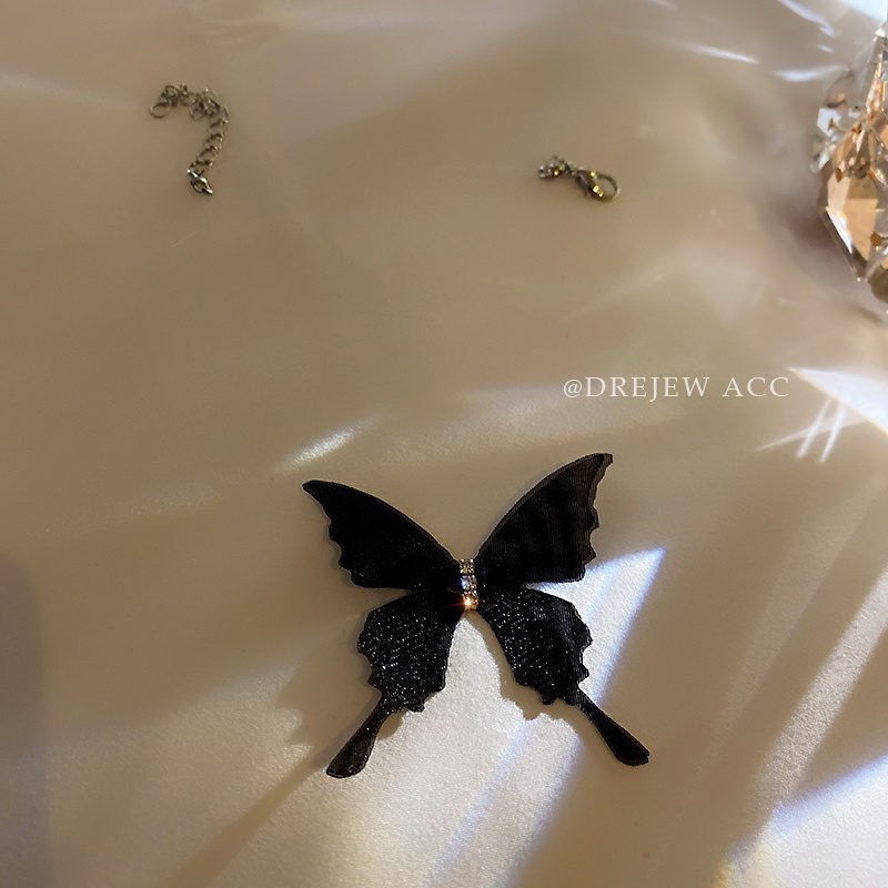 Vòng cổ choker bằng cước câu cá vô hình bướm đính kim cương màu trắng và đen phong cách Hàn Quốc cho nữ