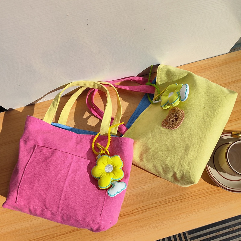 Túi Xách Canvas Hai Mặt Màu Sắc Tương Phản Hình Gấu Dễ Thương