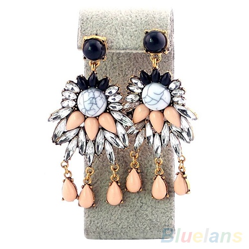 Bông tai hình hoa đính đá sang trọng