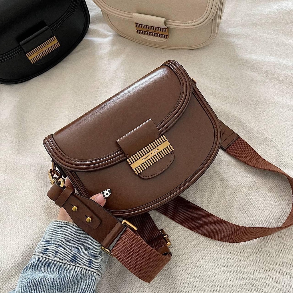 Túi xách Charles & Keith ba màu