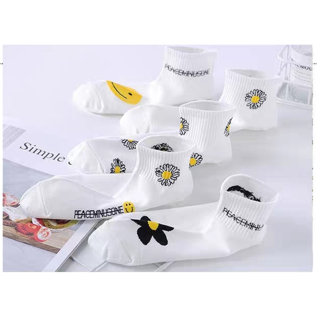 TẤT DAISY NGẮN TRẮNG MỚI