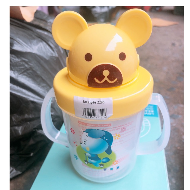 Bình uống nước cho bé