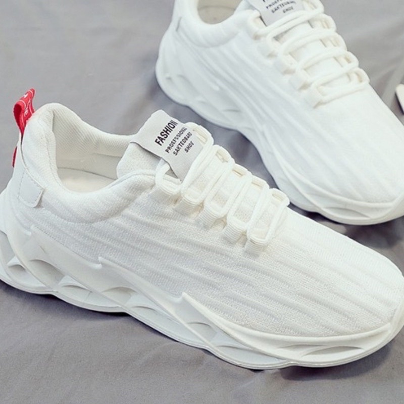 Giày thể thao nam thời trang cá tính giày sneaker đơn màu trăng đen thêm điểm nhấn | BigBuy360 - bigbuy360.vn