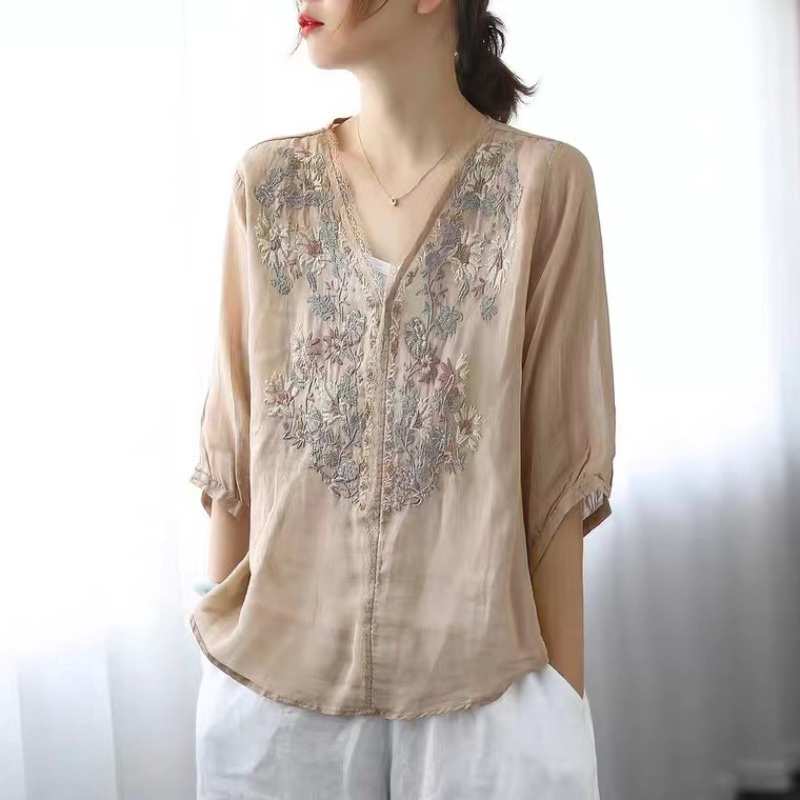 Ice embroidered V-neck blouse cotton linen short-sleeved shirt vintage ramie Italy original single pick up