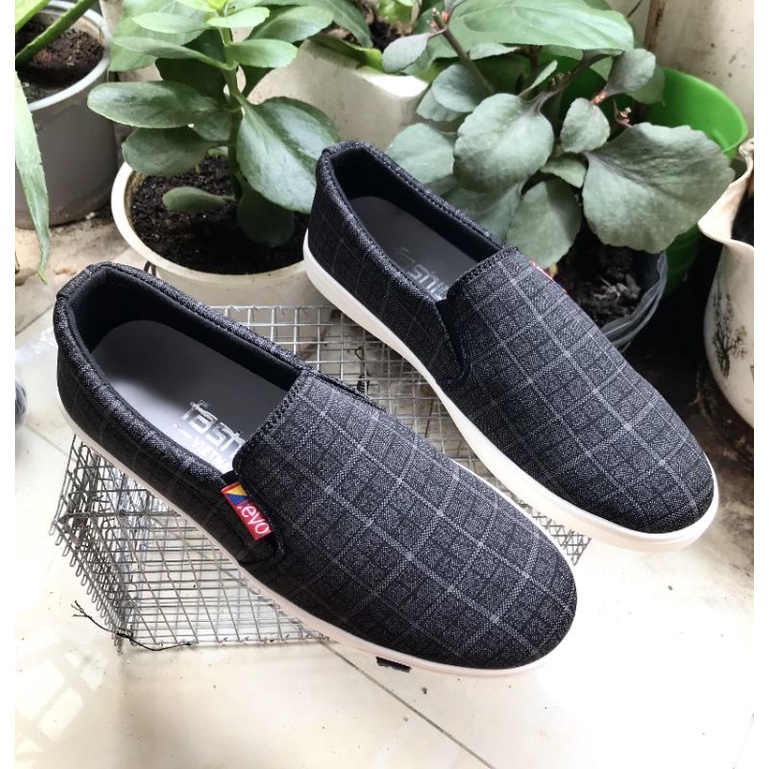 Giày lười vải nam phom đẹp, mẩu mới, họa tiết kẻ sọc, mã LV11, size từ 38 -43, màu xám đen