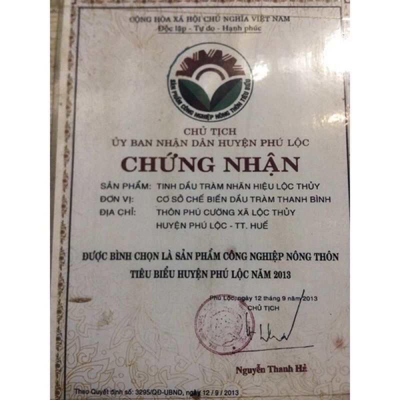 Tinh Dầu Tràm Hiệu Chị Gấm.