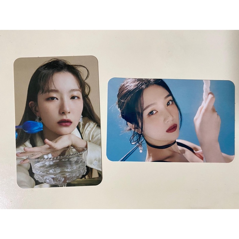 Thẻ ảnh album Bloom của nhà Nhung Đỏ