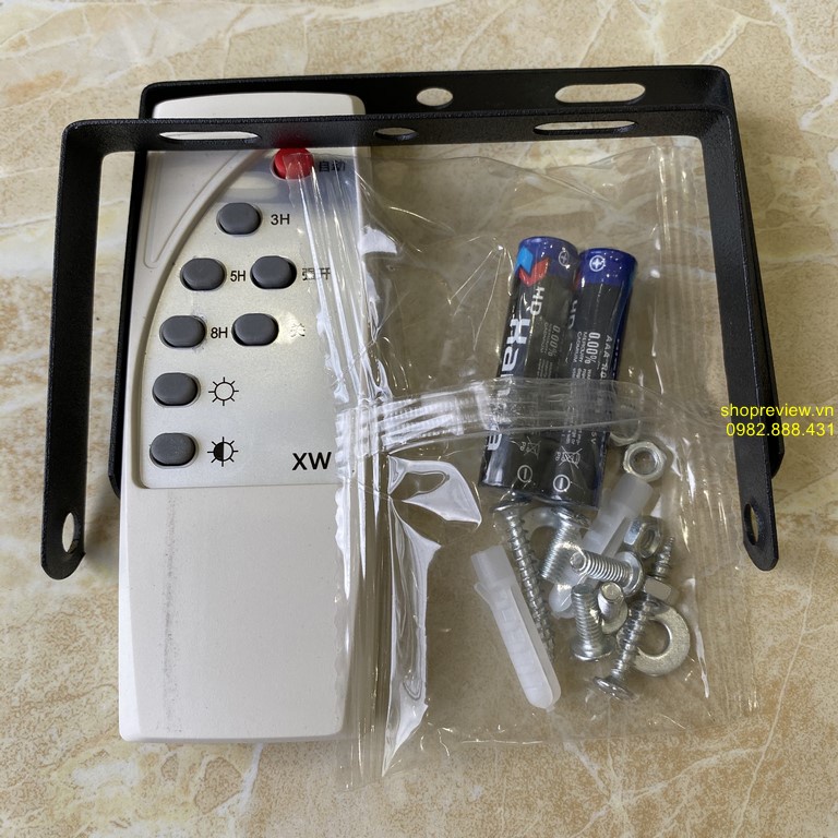 Đèn pha năng lượng mặt trời 20W nhỏ gọn hiệu quả với tấm pin NLMT rời
