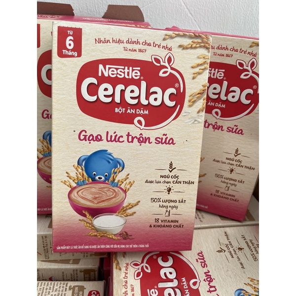 Thức ăn cho chó mèo