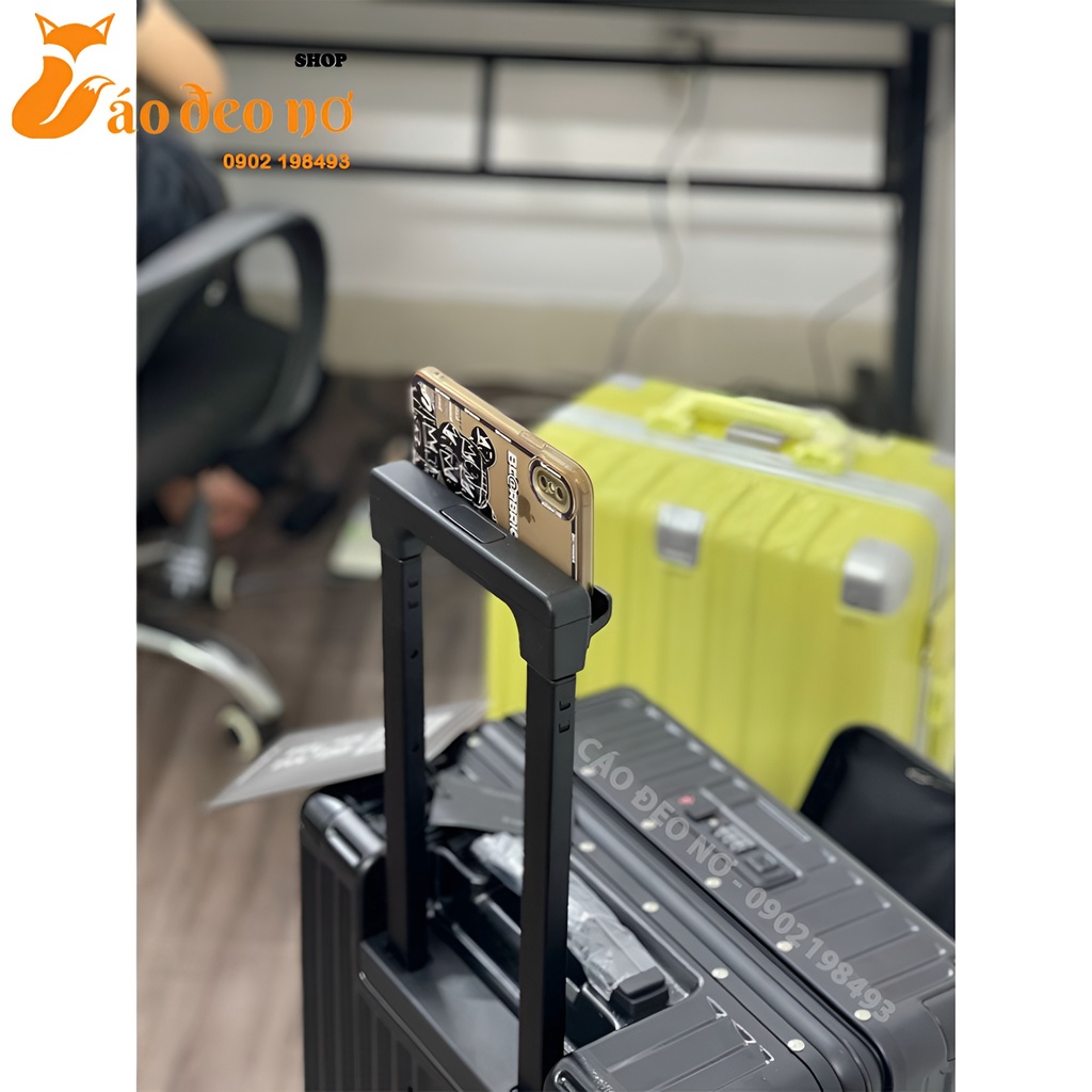 Sẵn Trắng 20- Vali Khoá Sập Dream Traveller Viền Nhôm Cao Cấp Có Ổ Sạc, Khay Đựng Nước - Cáo Đeo Nơ