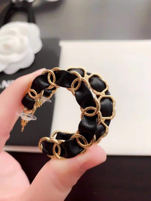 BÔNG TAI VIỀN XÍCH ĐEN