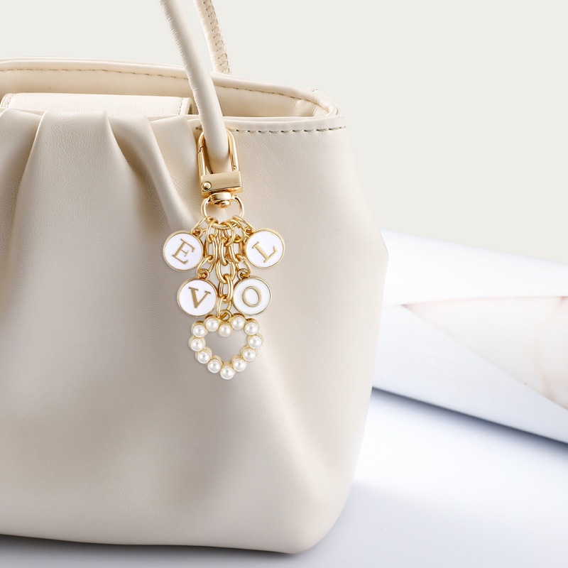 Móc Khóa Đính Ngọc Trai Và Chữ love Kiểu Mới Sáng Tạo Tùy Chọn