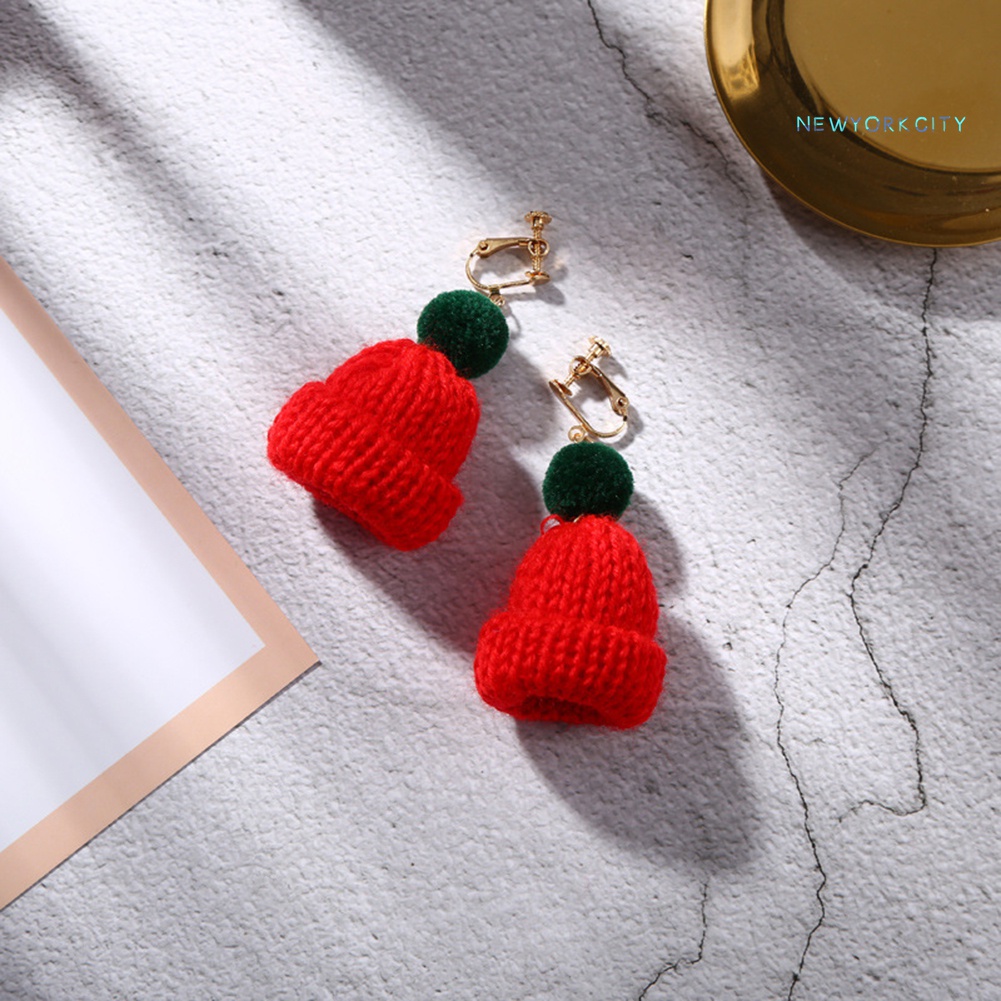 Khuyên Tai Dáng Dài Đính Quả Cầu Lông Xù Đáng Yêu Cho Nữ