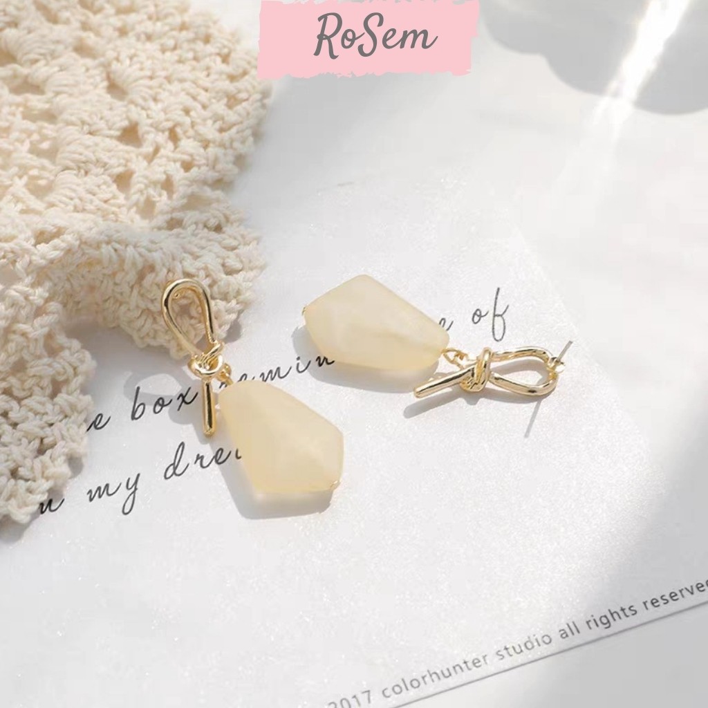 Khuyên tai nữ hình giọt lệ gắn đá thanh lịch