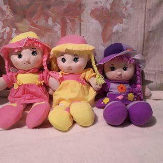 Búp bê bông xinh.