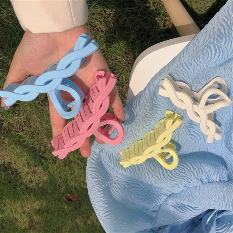 Kẹp Tóc Xoắn Bằng Nhựa Màu Xanh Dương Cho Nữ Khi Tắm