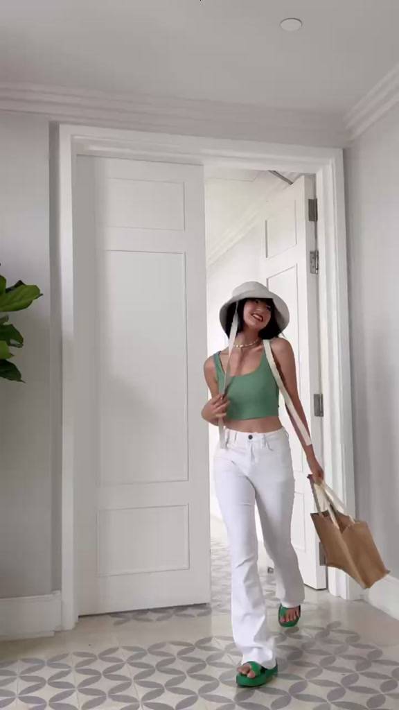 Áo croptop nữ, ba lỗ hai dây bản to TOPTIFY chất thun bo gân co giãn Blow Your Mind Top AC220 | BigBuy360 - bigbuy360.vn