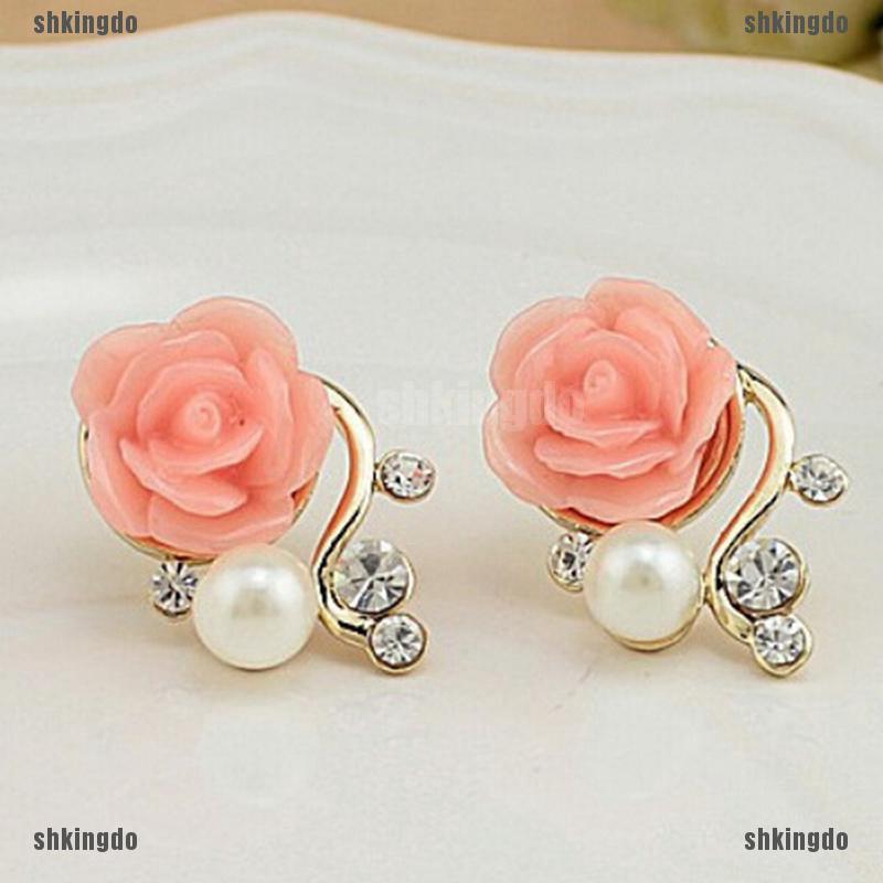 Đôi bông tai hợp kim hình hoa hồng đính đá giả kim cương tinh tế thời trang cho nữ