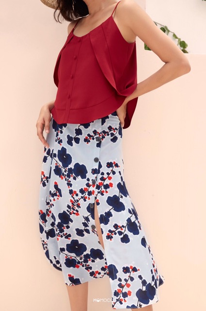 Chân Váy Dài MOMOCO Chất Vải Cát Thoáng Mát Kiểu Dáng Xẻ Lệch Cài Khuy Cá Tính M2383