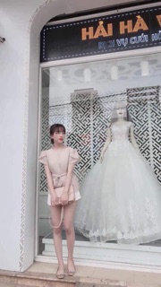 Áo thiết kế lạ mắt nơ buộc độc đáo