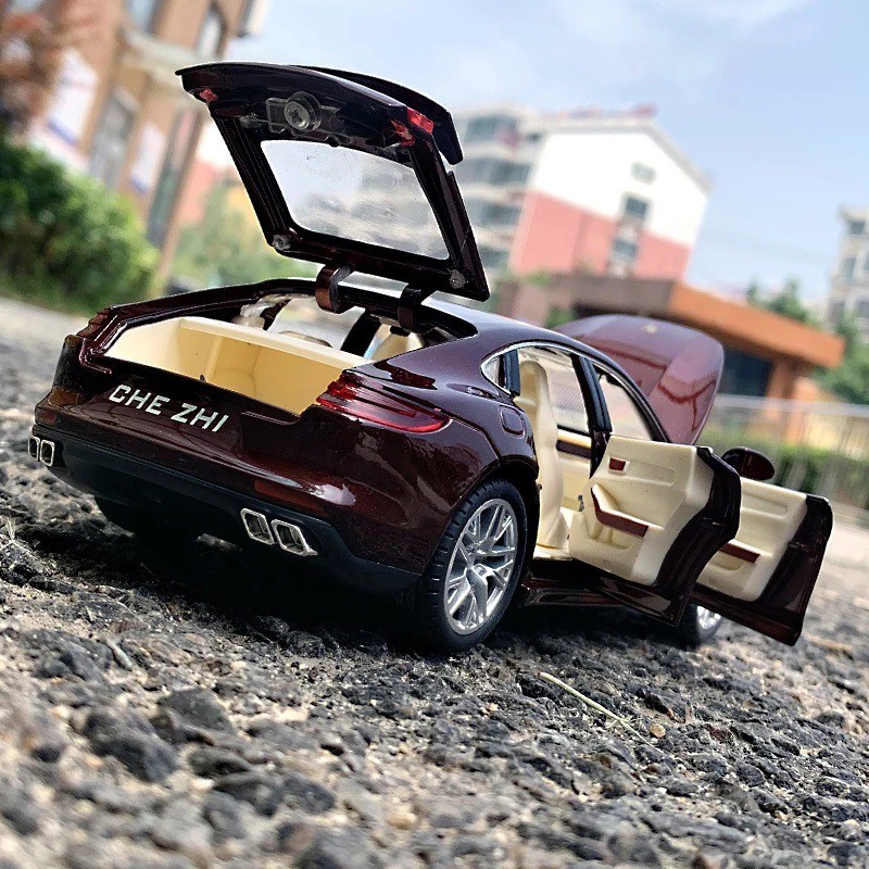 Mô hình xe Porsche Panamera 1:24 Chezhi