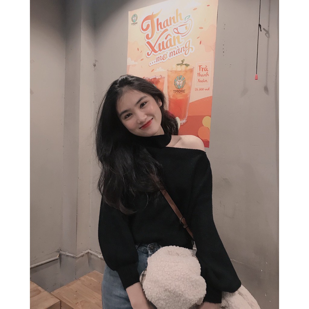 Áo khoét 1 bên vai dáng ngắn