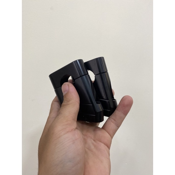 Gù Nâng Ghi dong phi 22- 22 Đông Xéo - Tay Lái Moto - Nhôm CNC Nguyên Khối - Dày - Cứng Cáp - Màu Vàng và Đen