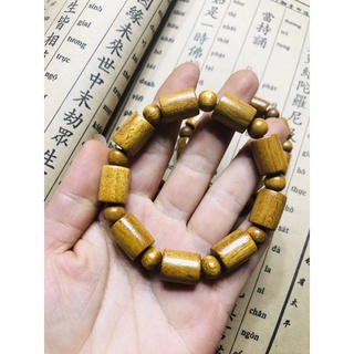 vòng tay gụ vàng